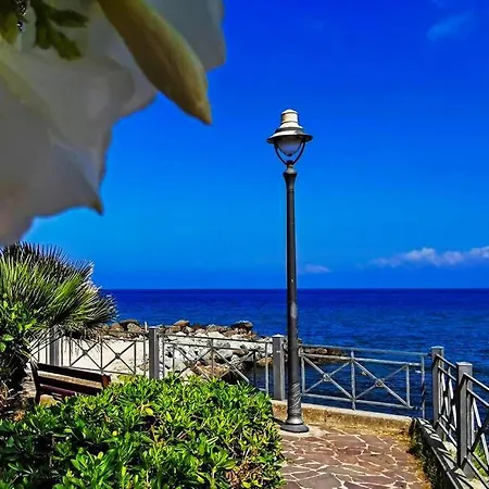 Relax On The Sea Villa *